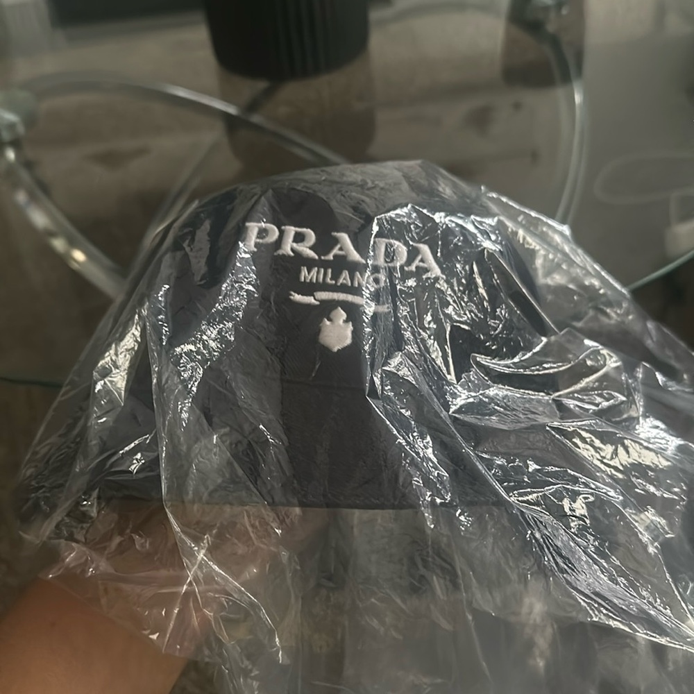 Prada bucket hat , original